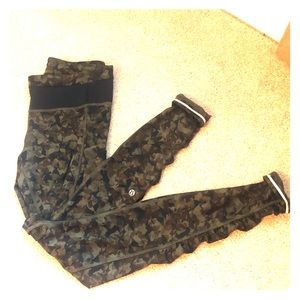 lululemon Speed Tight camo leggings. Size 6.